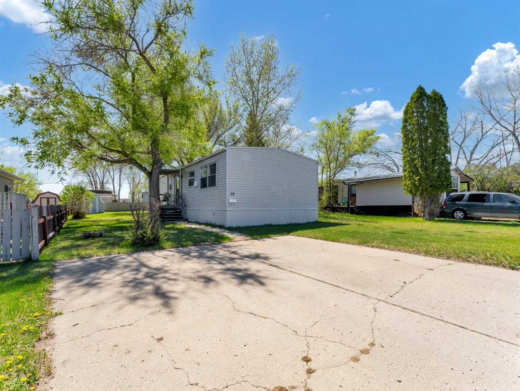 #28 4000 13 Avenue SE, Medicine Hat