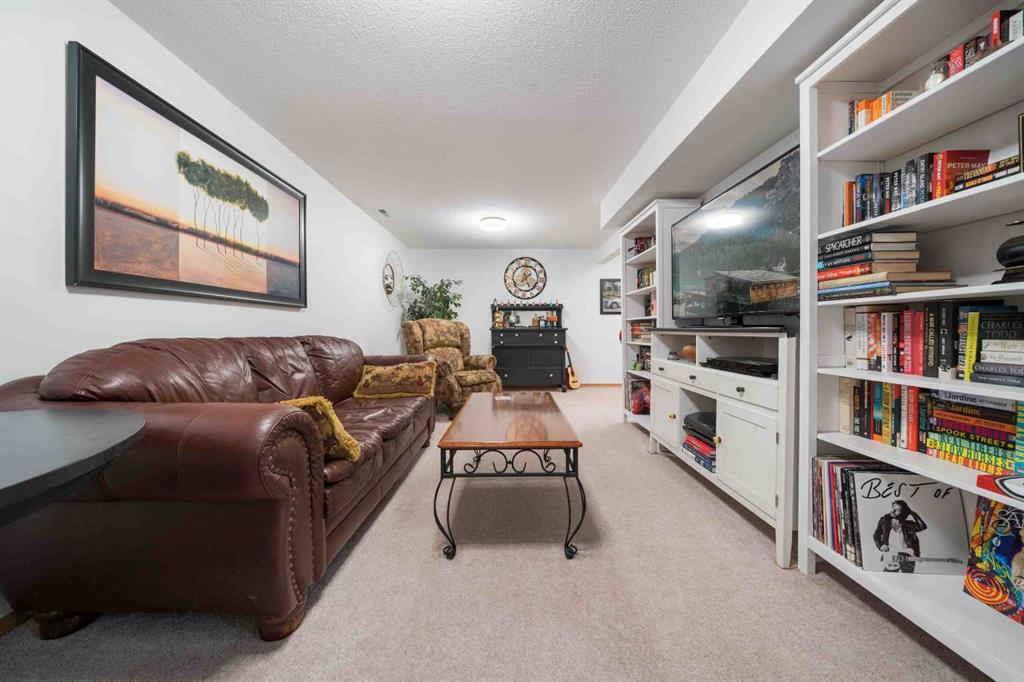 74 Park Meadows Lane SE
