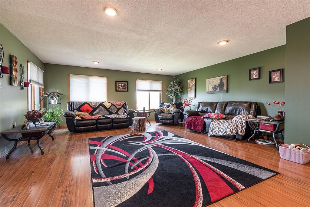  12404 Range Road 71  