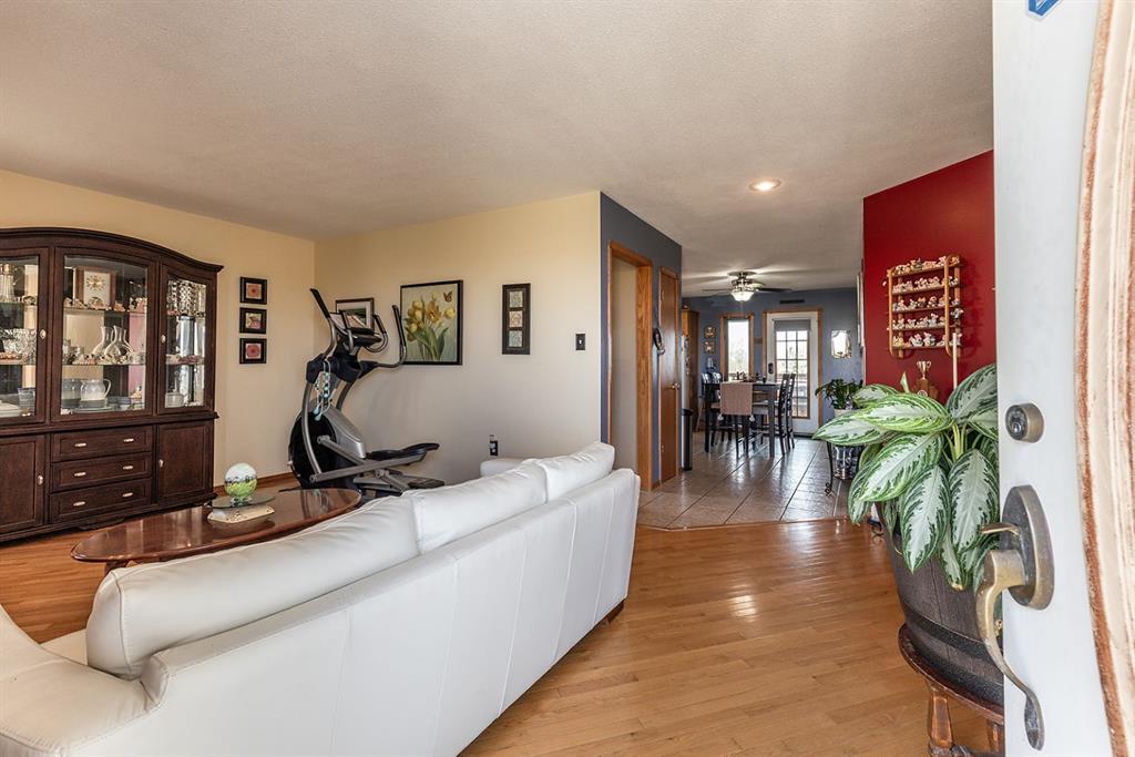  12404 Range Road 71  