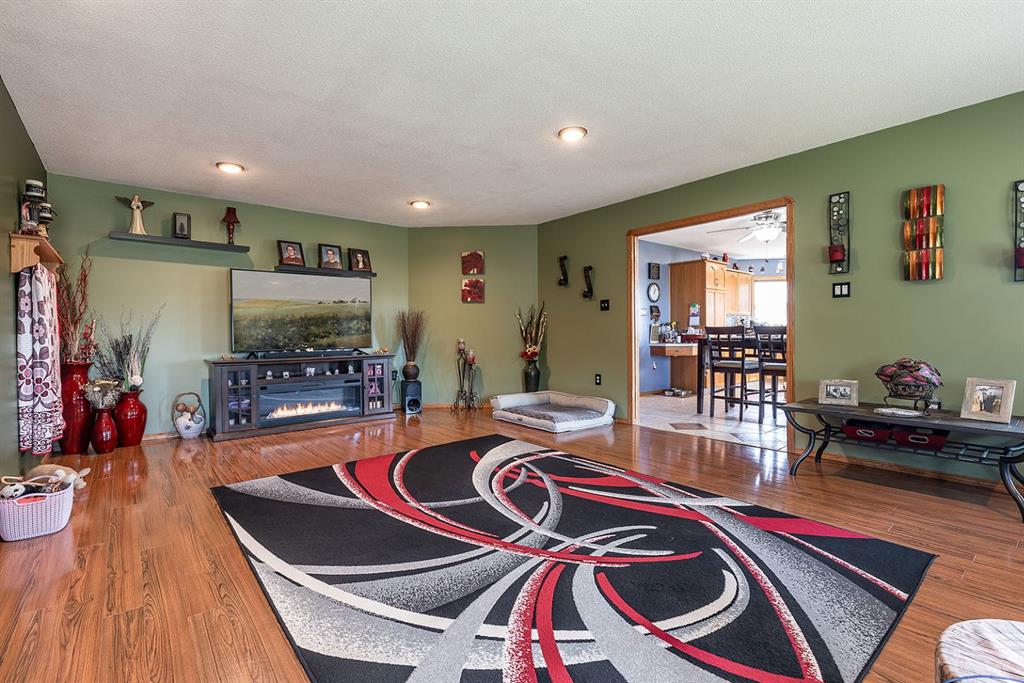  12404 Range Road 71  