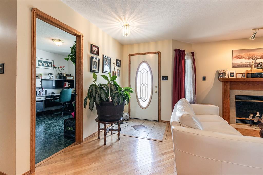  12404 Range Road 71  