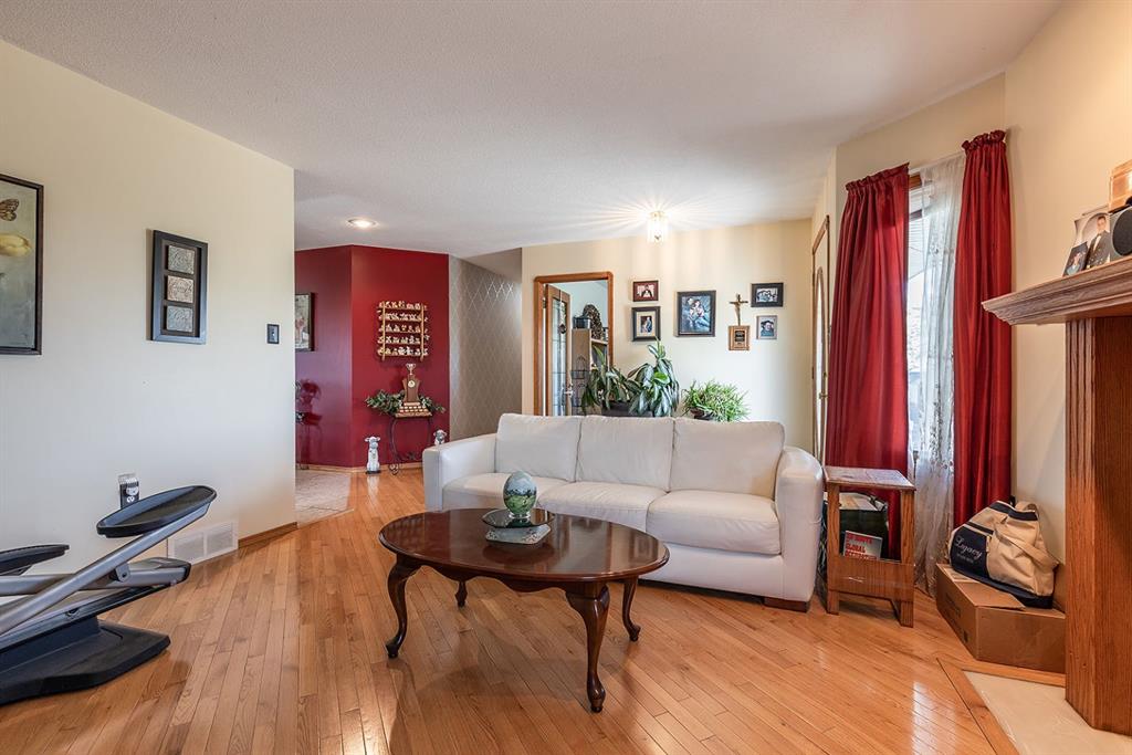  12404 Range Road 71  