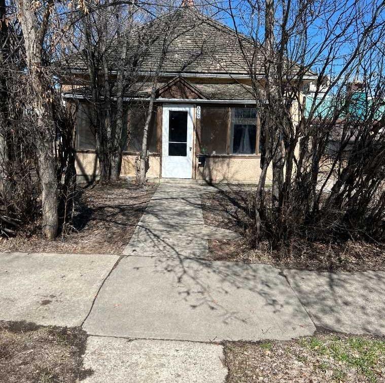 670 8 Street SE, Medicine Hat