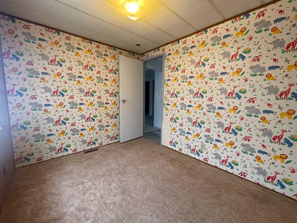 205 4 Street W