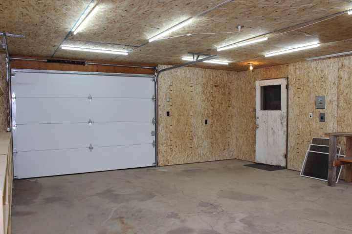205 4 Street W