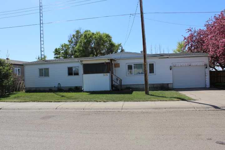 205 4 Street W