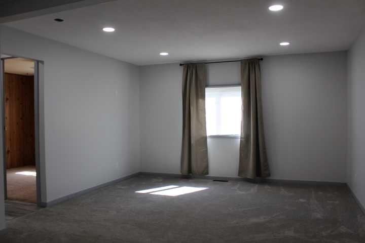 205 4 Street W