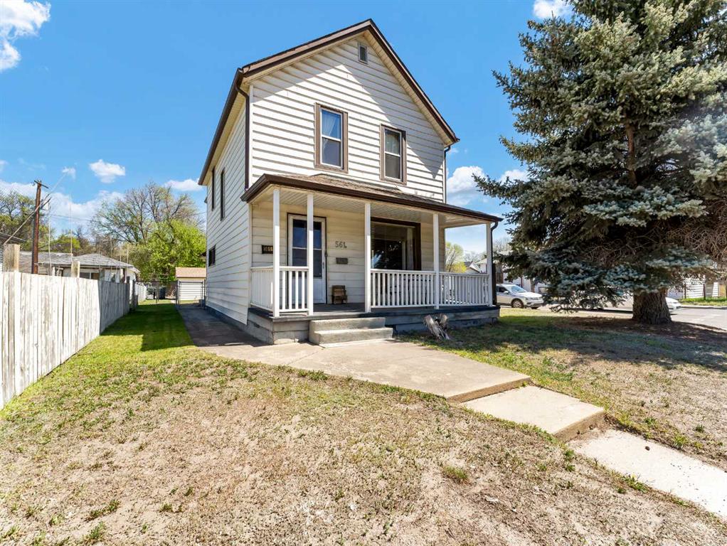 561B Maple Avenue SE, Medicine Hat
