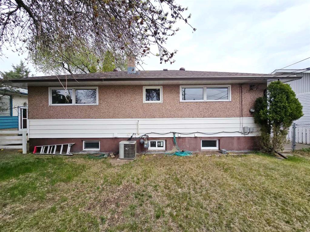 1359 Mckenzie Crescent NW