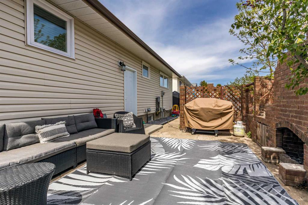 35 Rossdale Avenue SE