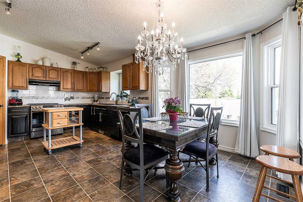 12 Taylor Boulevard SE