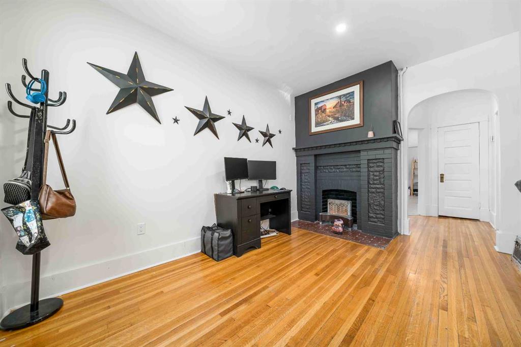 106 3 Street SE
