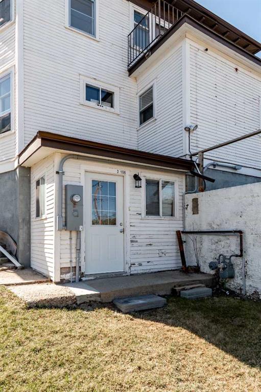 106 3 Street SE