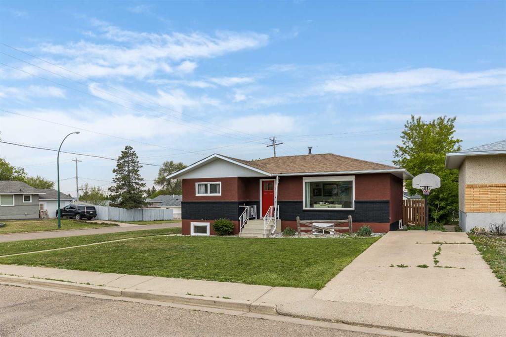 438 4 Street SE, Redcliff
