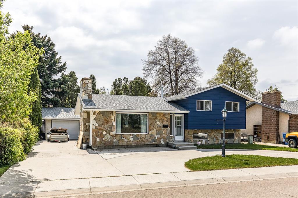 16 Red Deer Drive SW