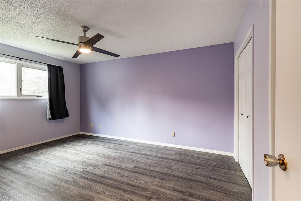 16 Red Deer Drive SW