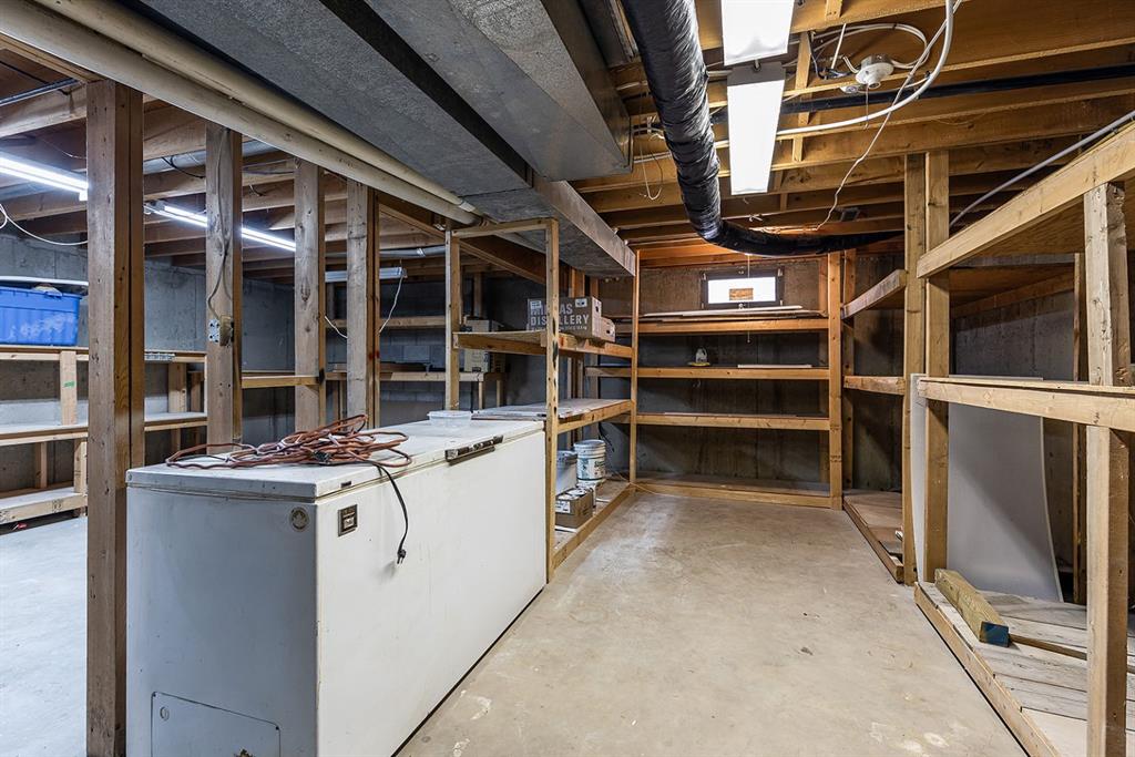 16 Red Deer Drive SW