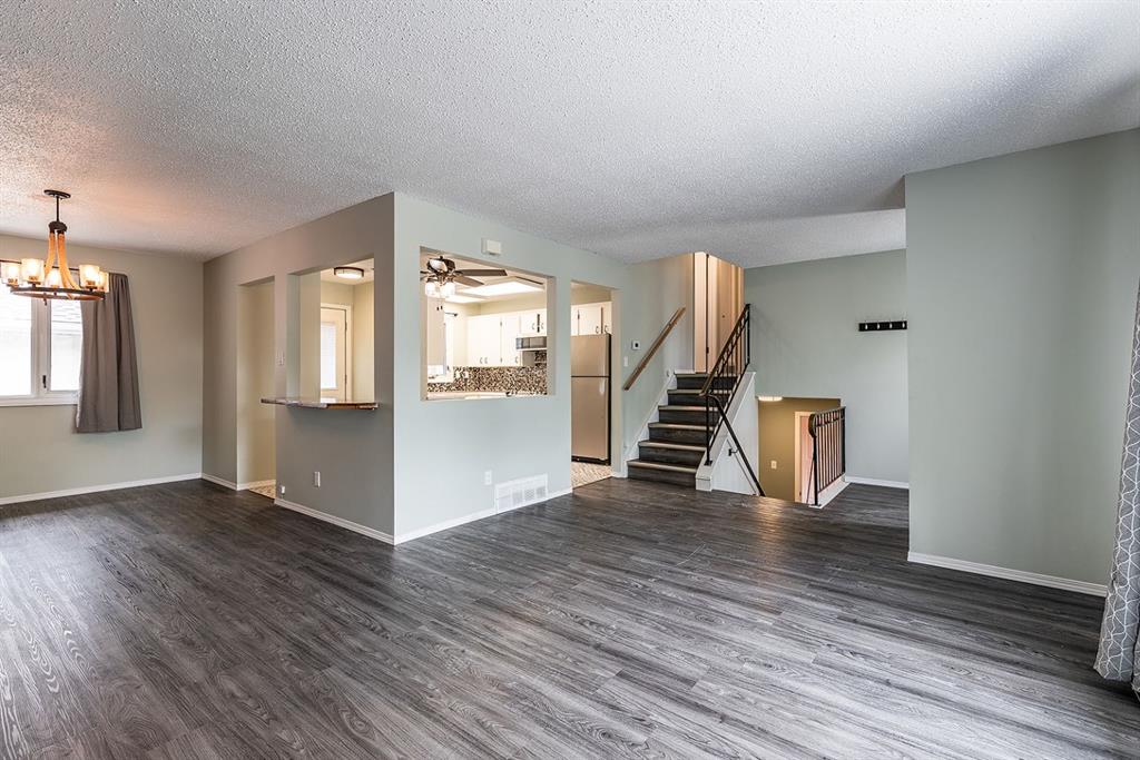 16 Red Deer Drive SW