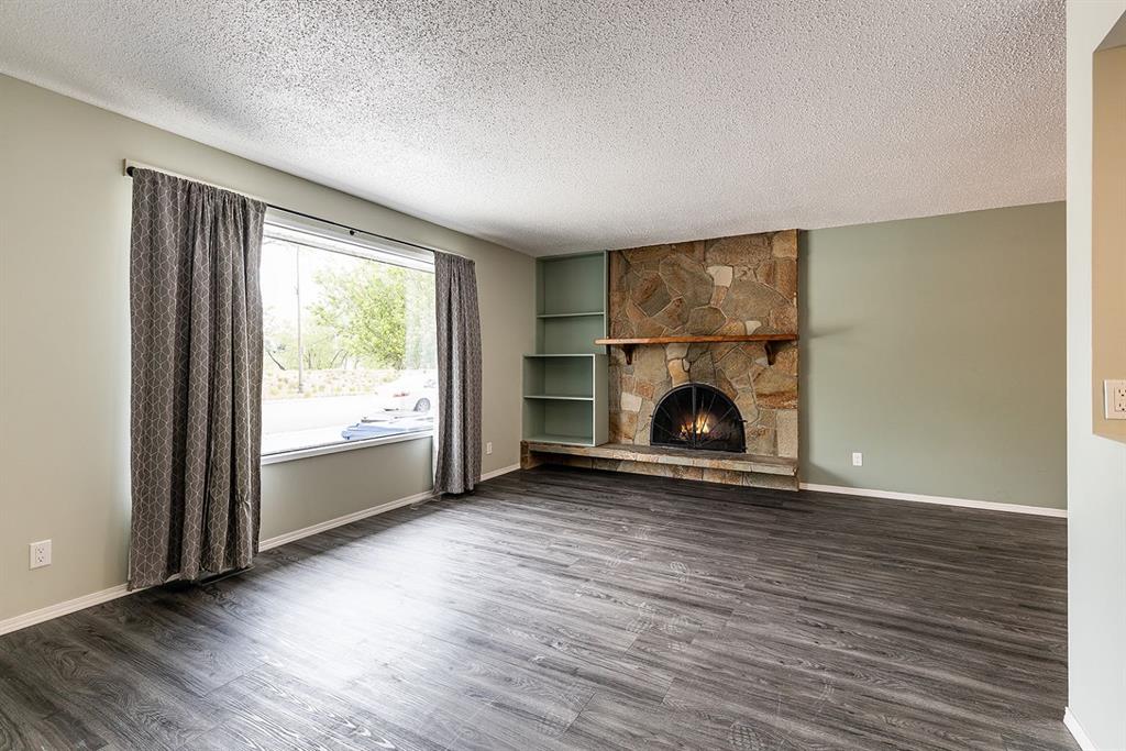 16 Red Deer Drive SW