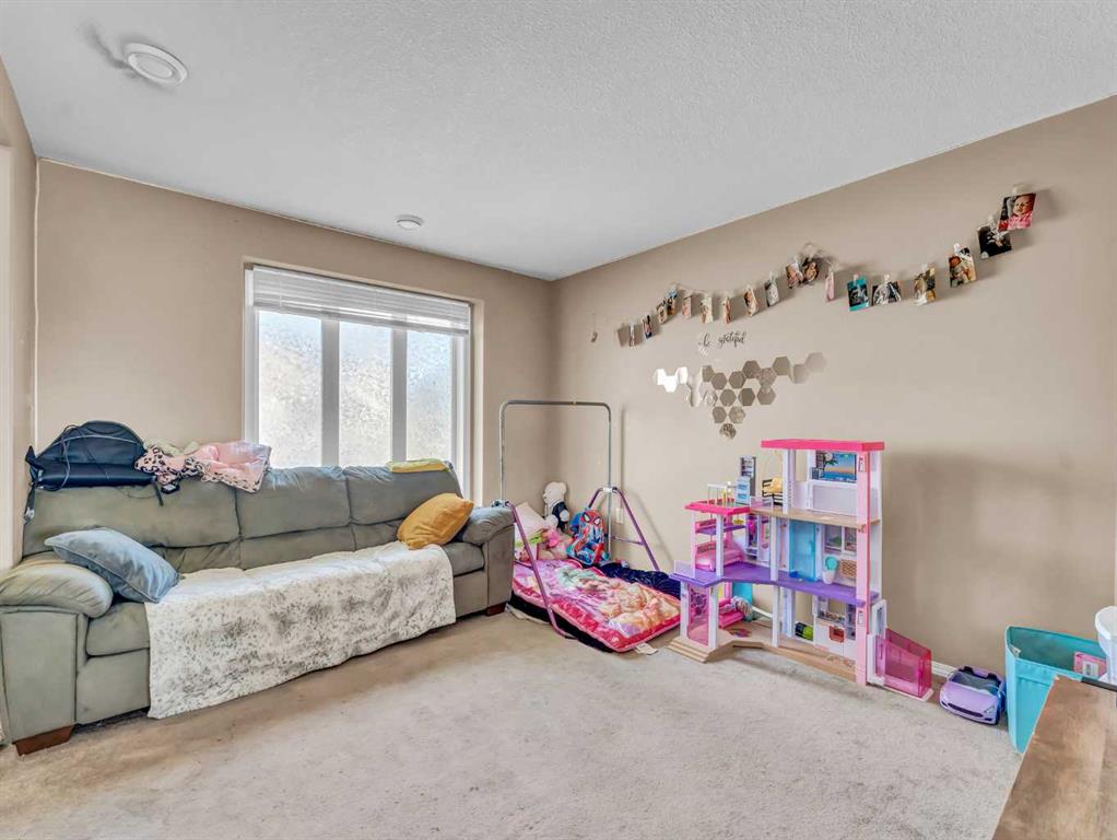 102 Somerset Lane SE