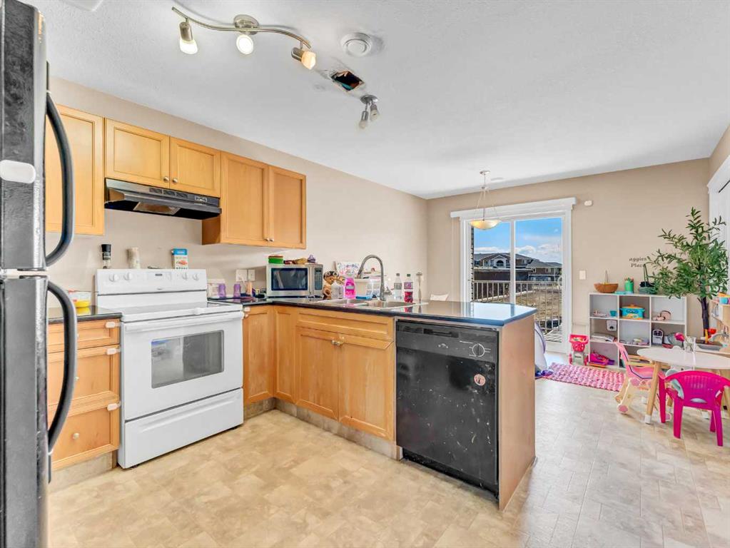 102 Somerset Lane SE