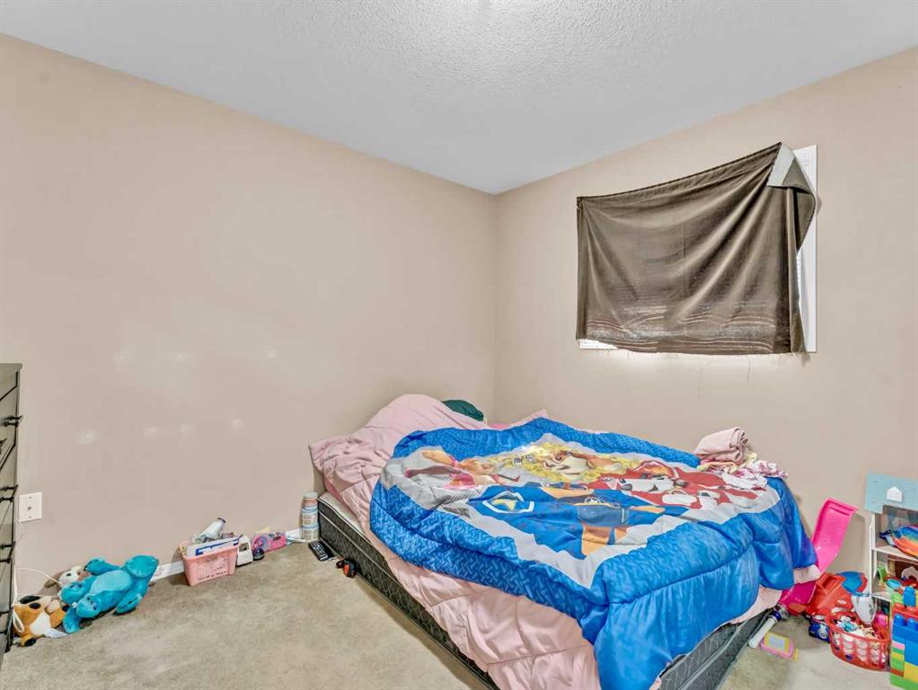 102 Somerset Lane SE