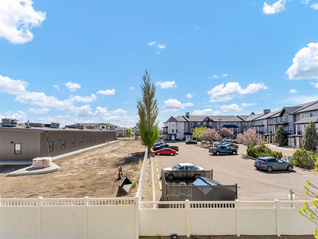 102 Somerset Lane SE