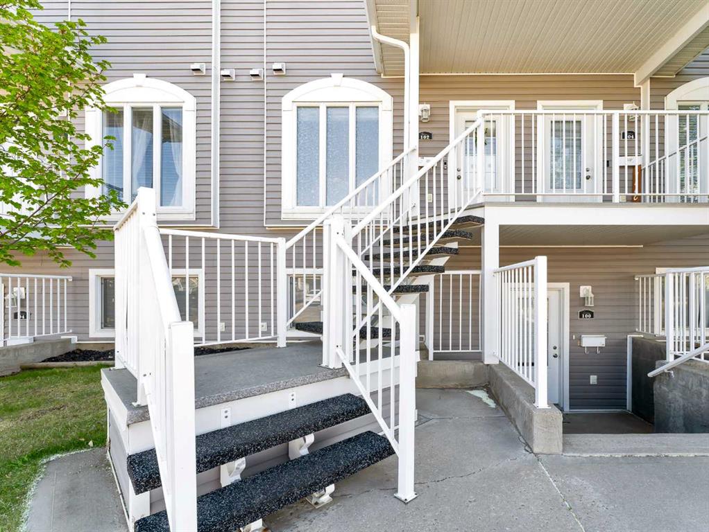 102 Somerset Lane SE