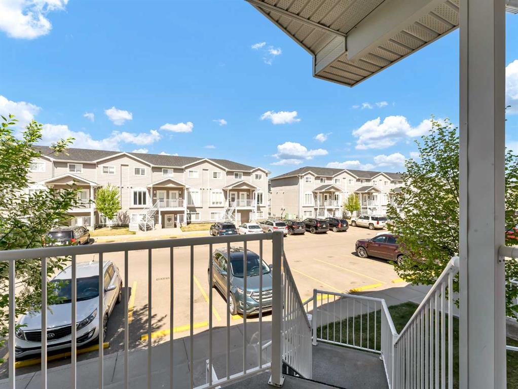 102 Somerset Lane SE