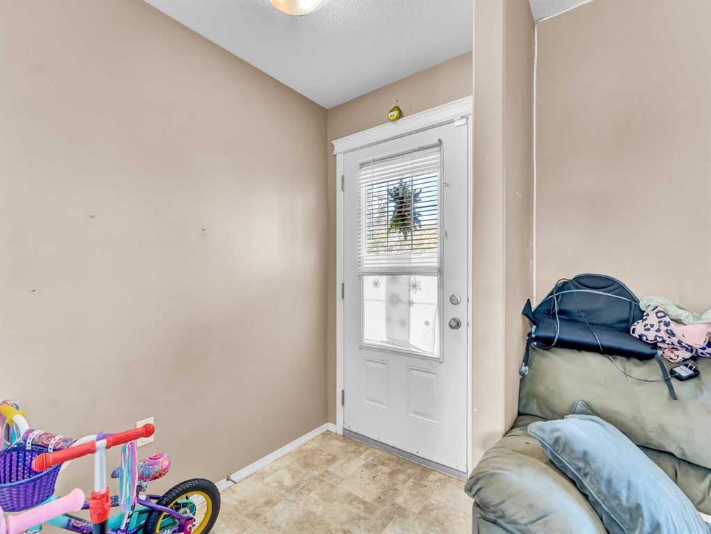 102 Somerset Lane SE