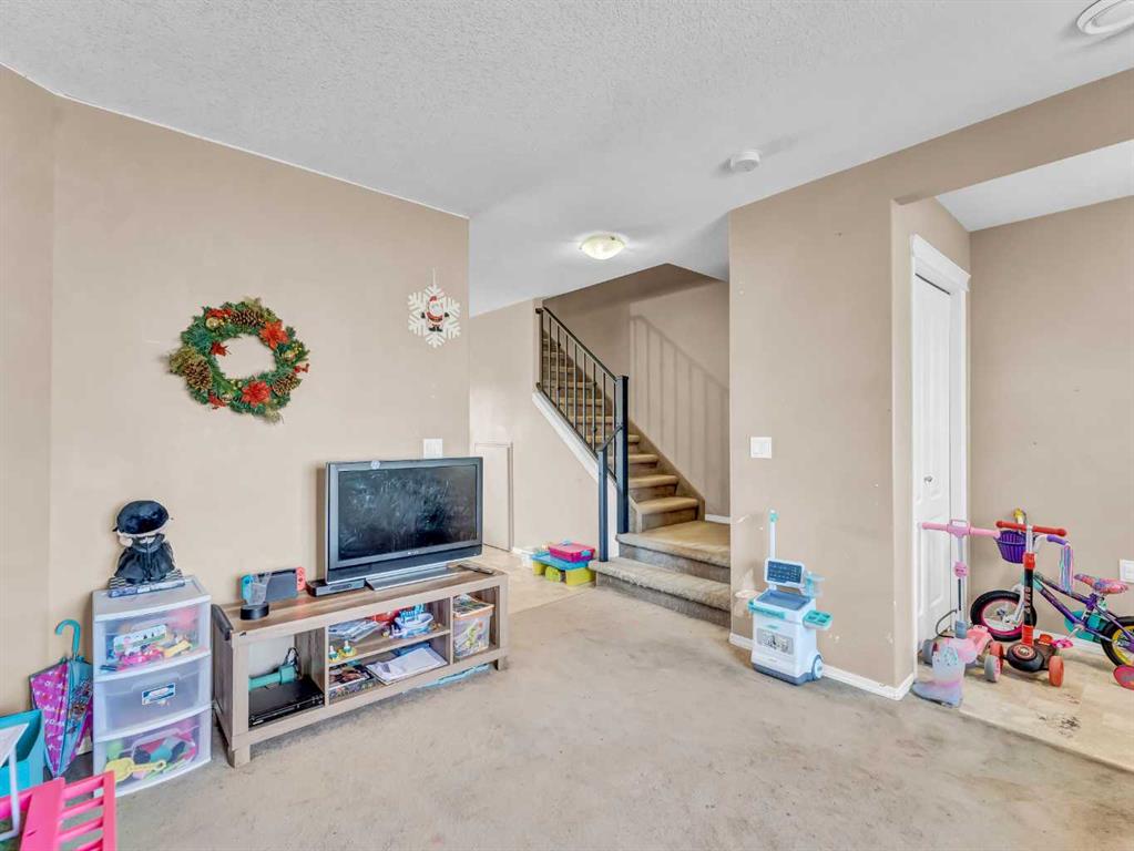 102 Somerset Lane SE