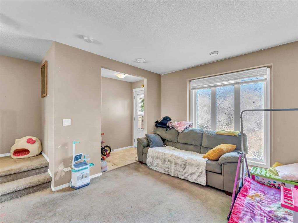 102 Somerset Lane SE