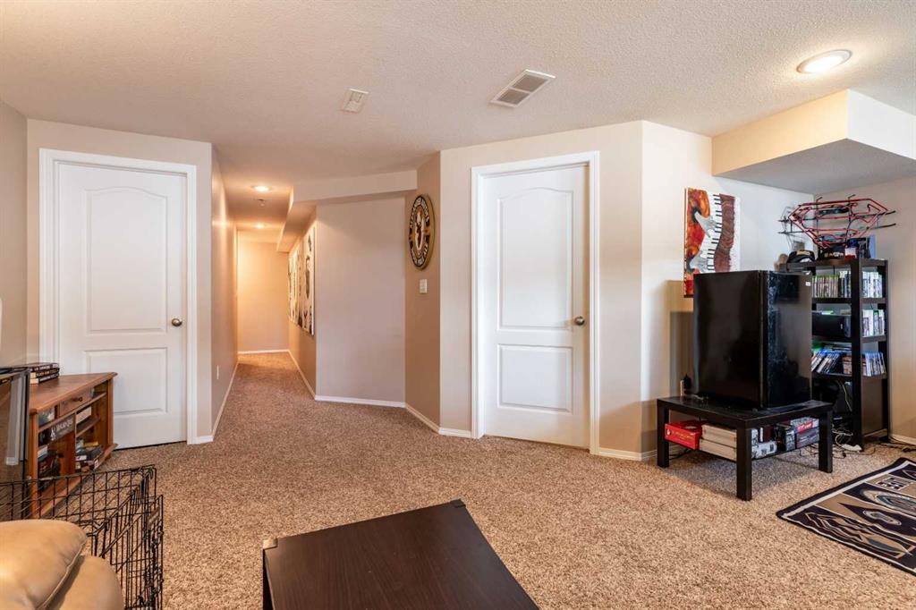 44 Saamis Meadows Lane SW