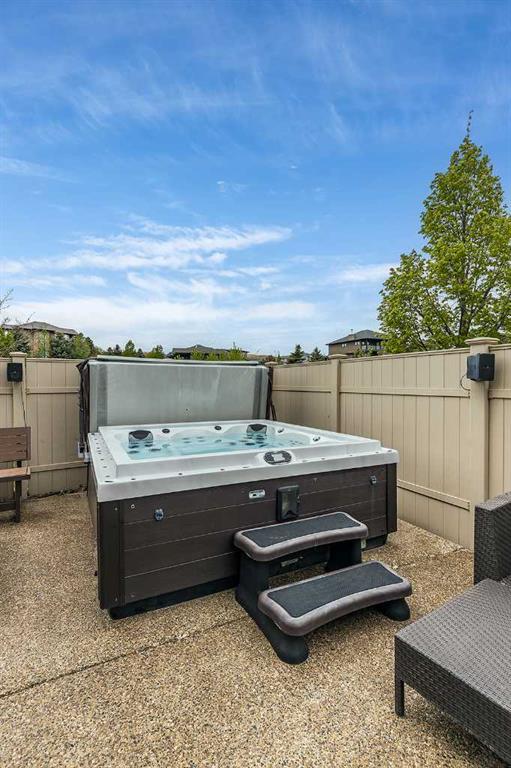 22 Ranchman Court NE