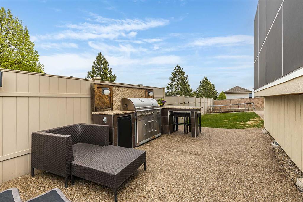 22 Ranchman Court NE