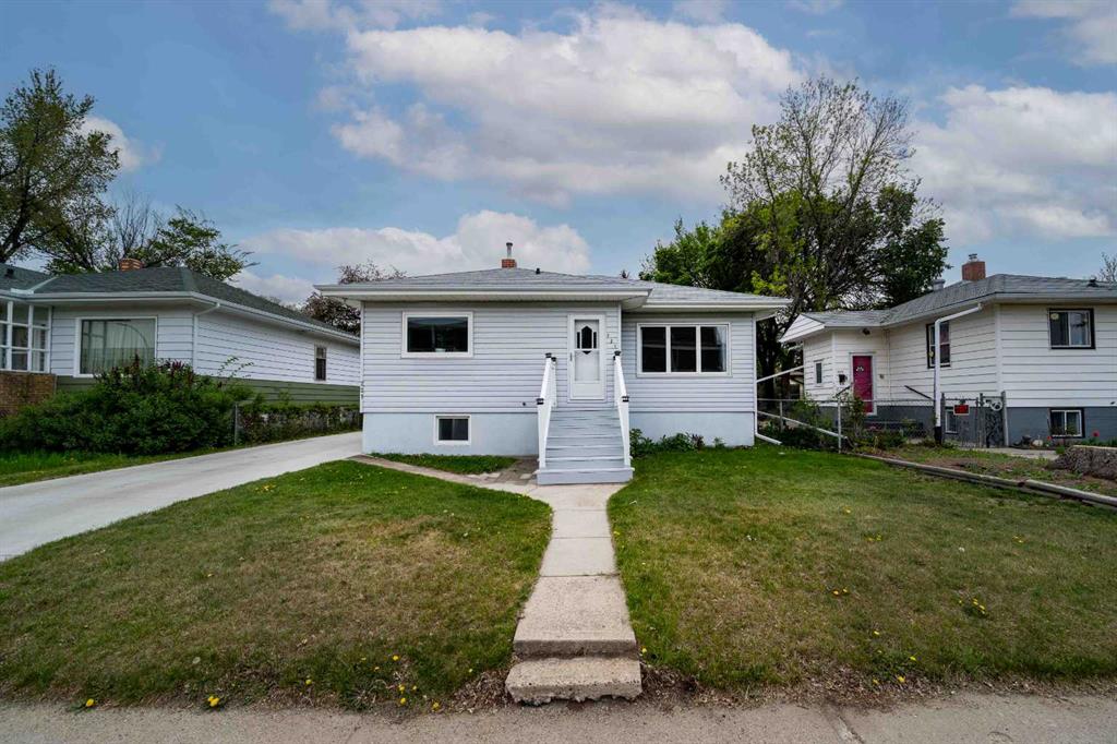 221 7 Street SW, Medicine Hat