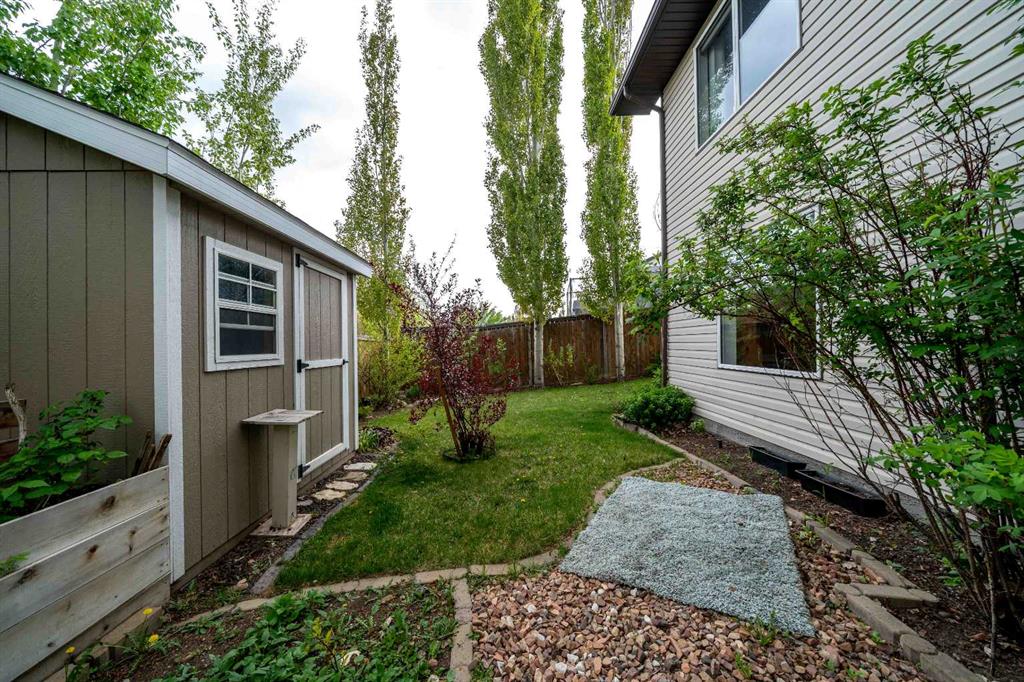 19 Vista Close SE