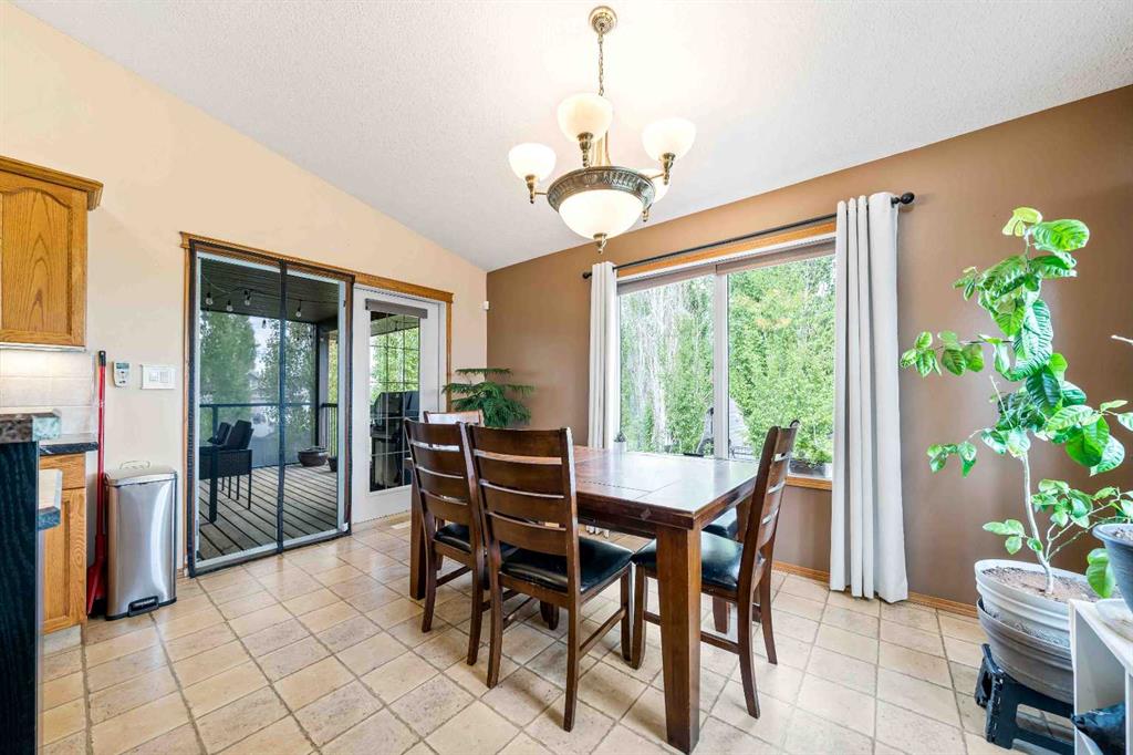 19 Vista Close SE