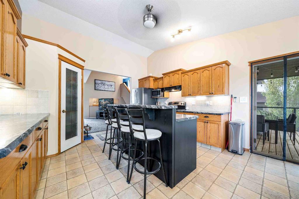 19 Vista Close SE