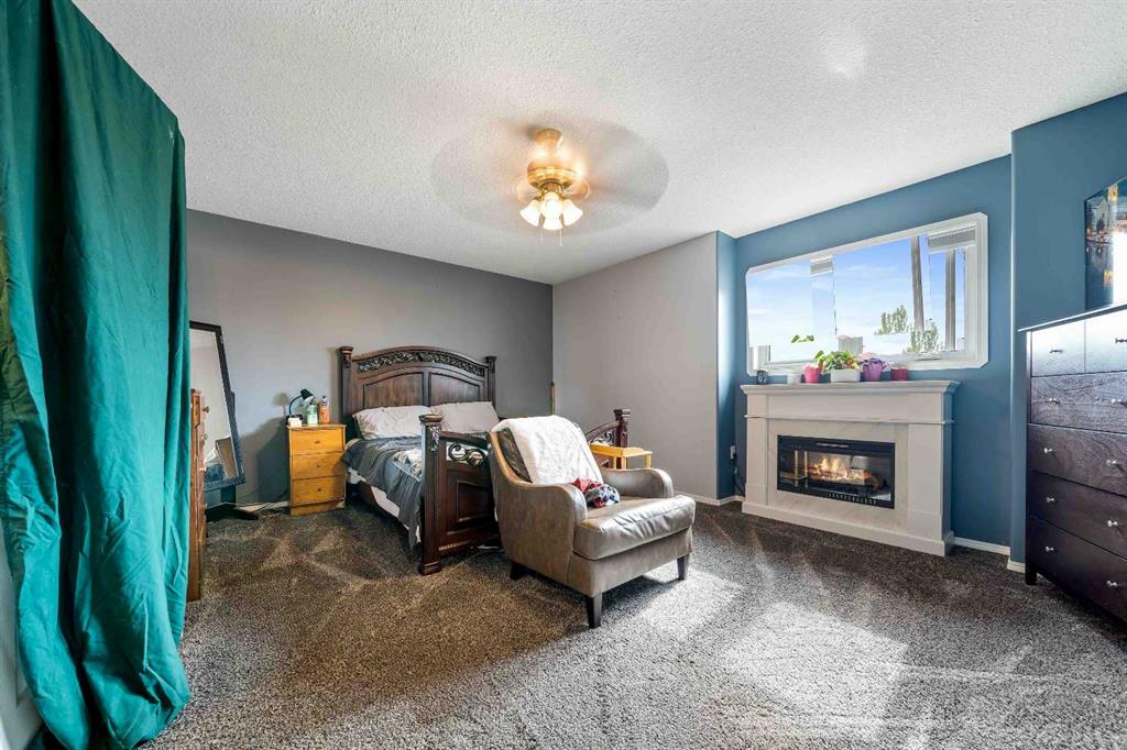19 Vista Close SE