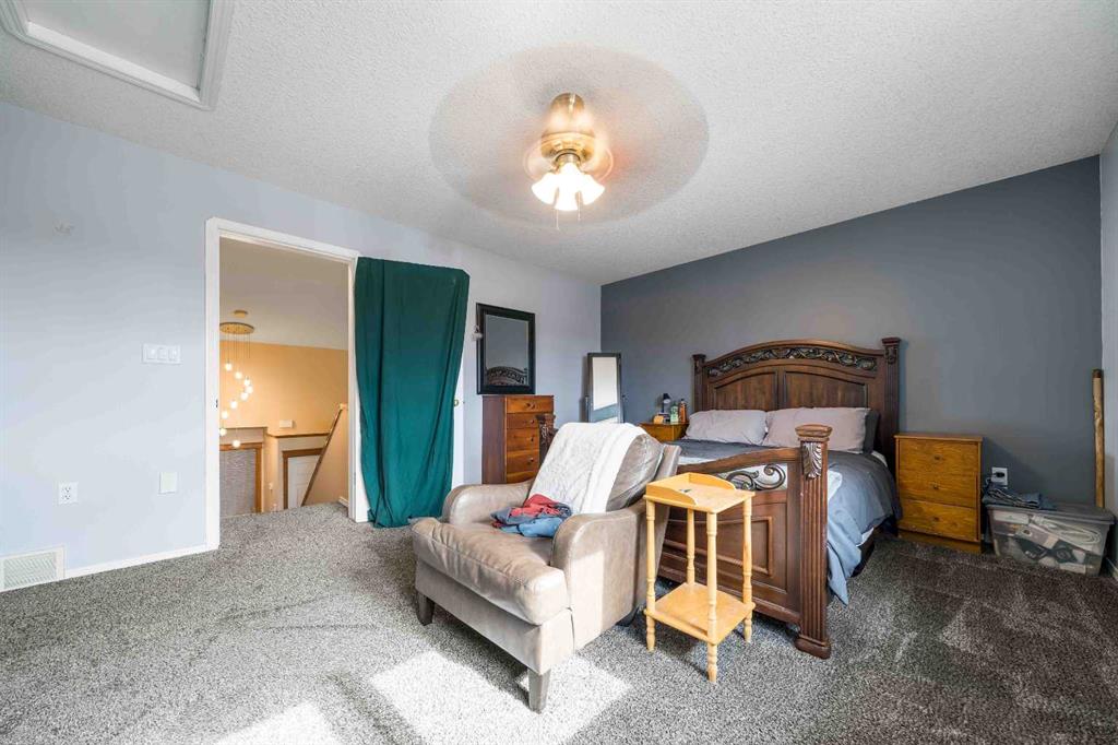 19 Vista Close SE
