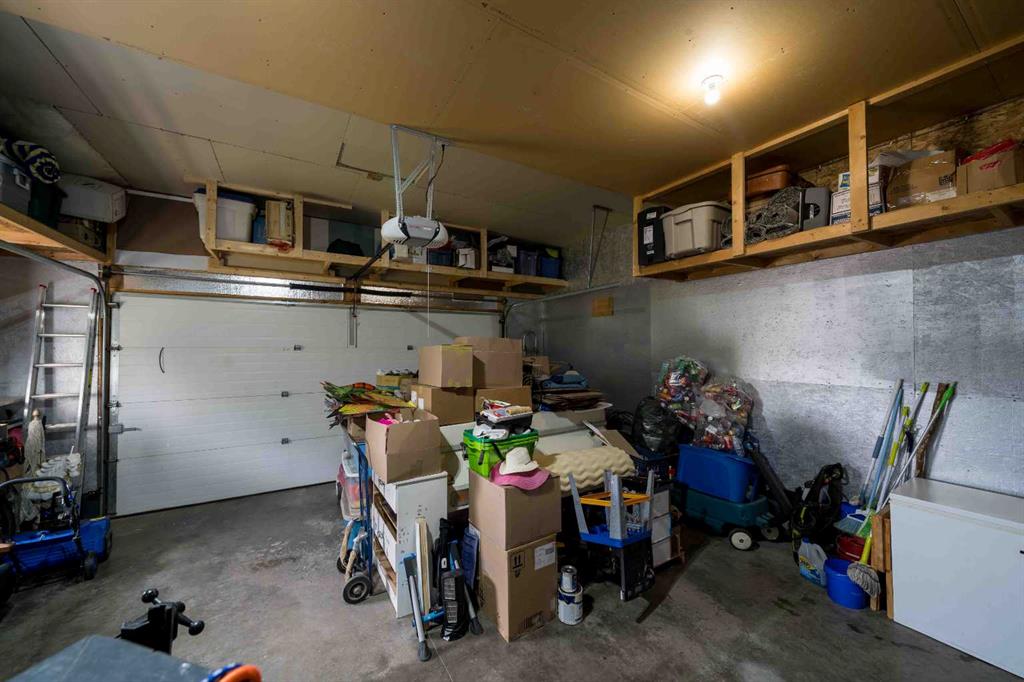 19 Vista Close SE