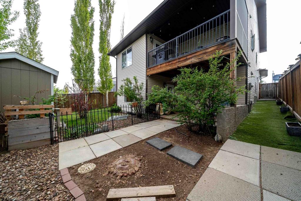 19 Vista Close SE