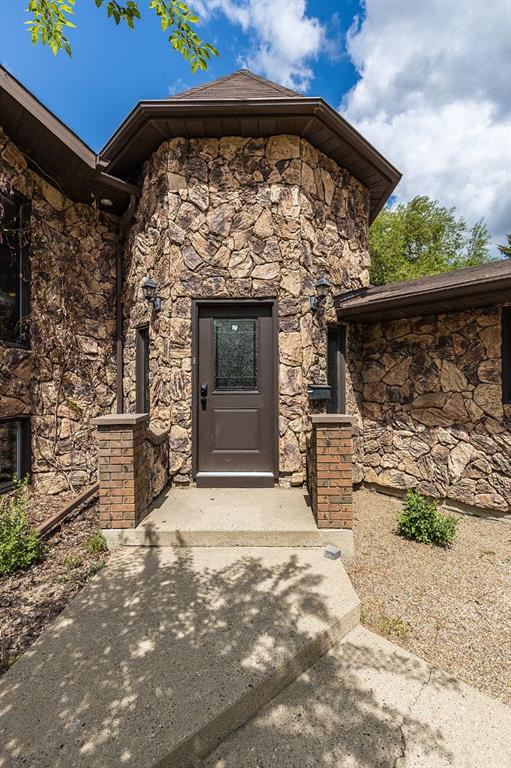 44 Valleyview Drive SW