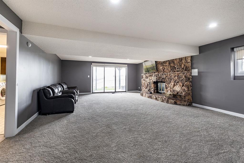 44 Valleyview Drive SW