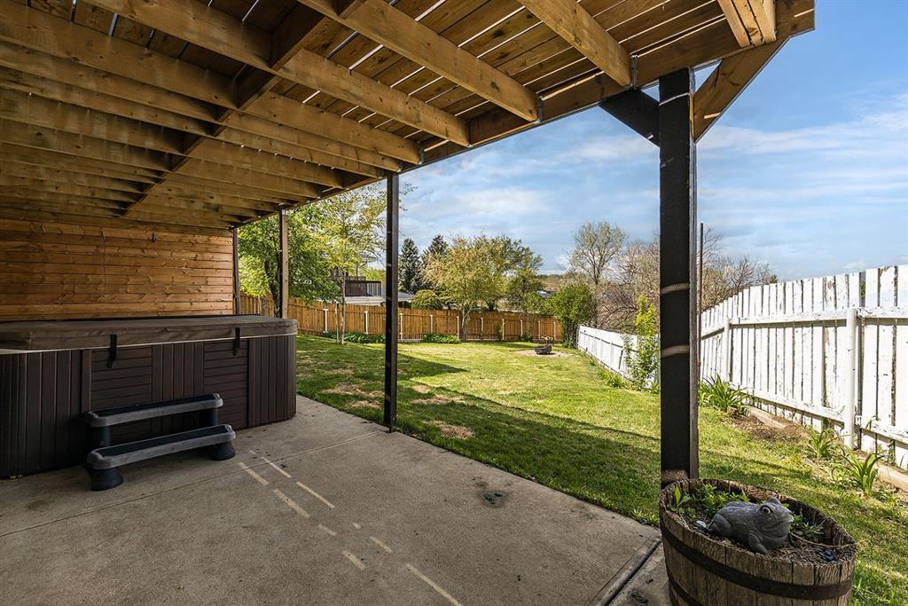 44 Valleyview Drive SW