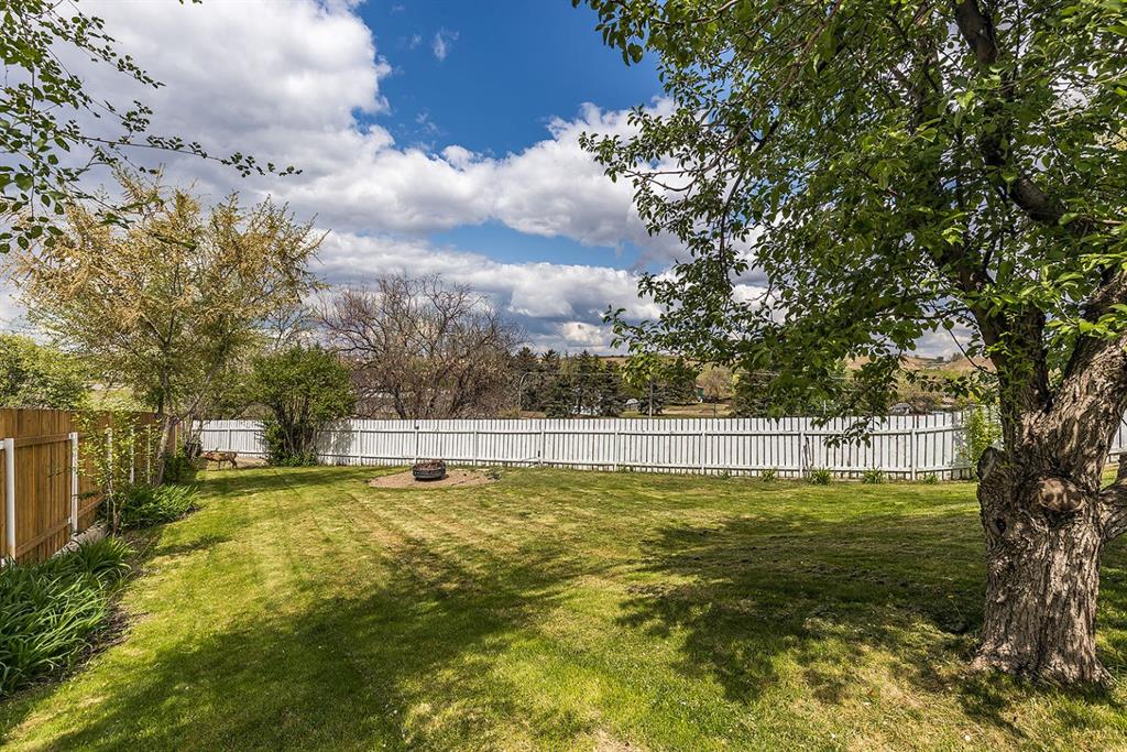44 Valleyview Drive SW
