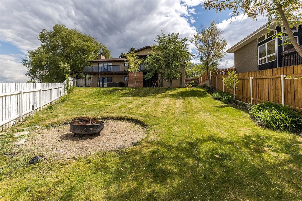 44 Valleyview Drive SW
