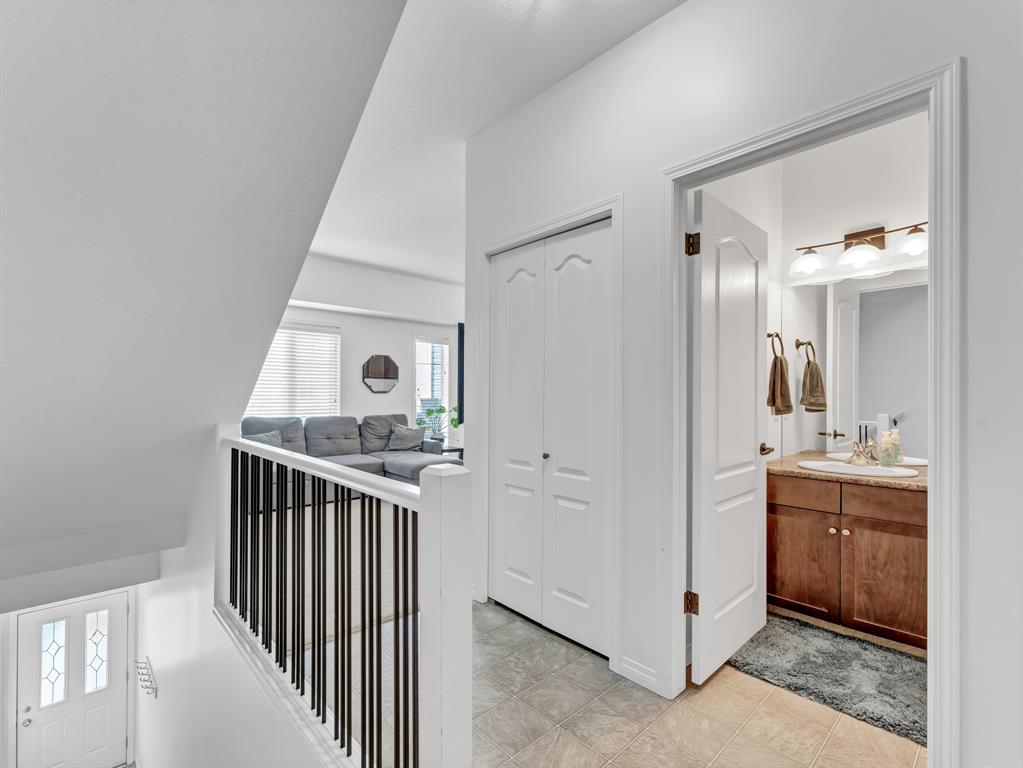#27 298 Somerset Way SE